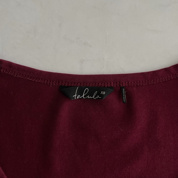 ARITZIA Talula Short Sleeve Crop Top (excellent condition) - Picture 3 of 4